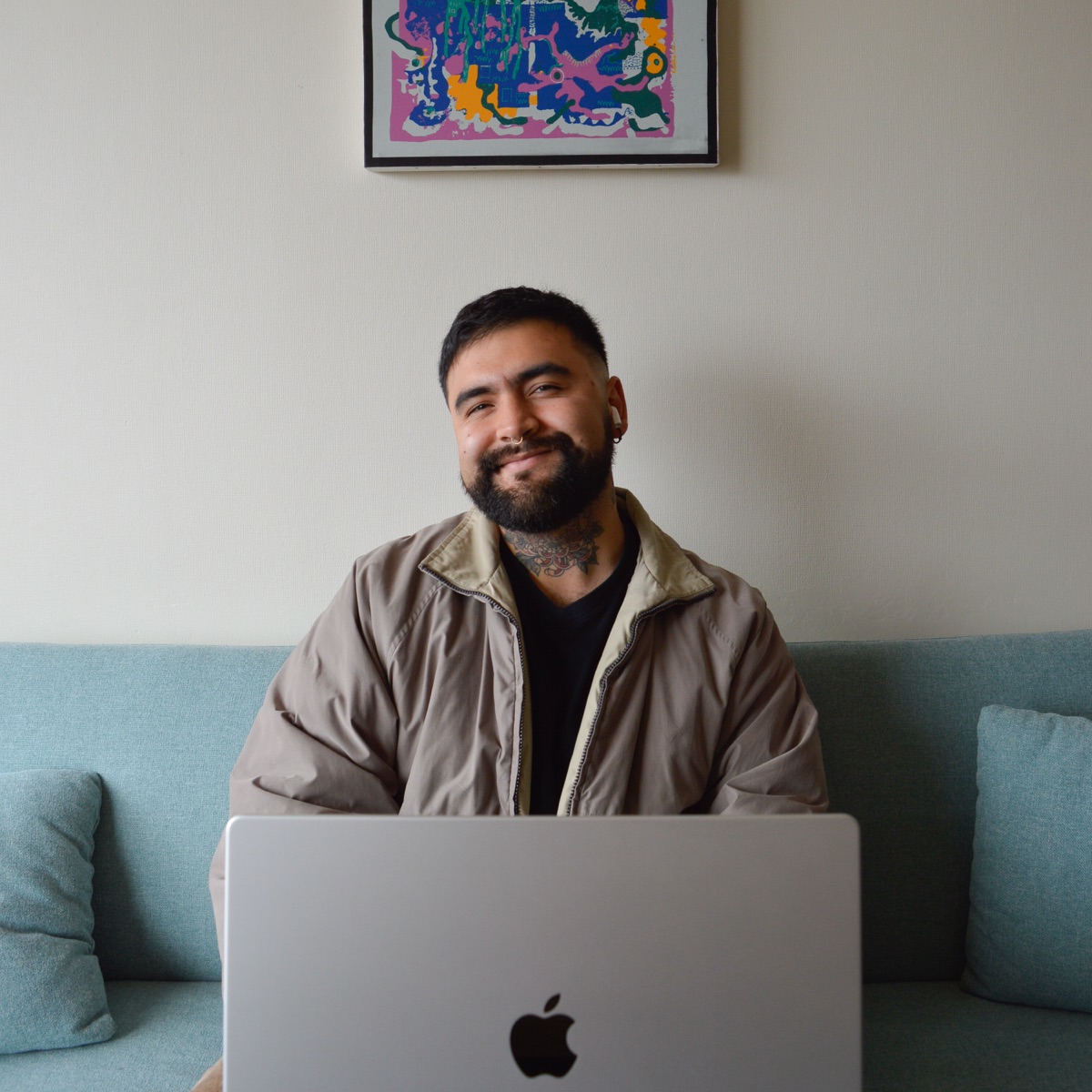 Eduardo López Castro, en el cowork de Frutiferia, Viña del Mar